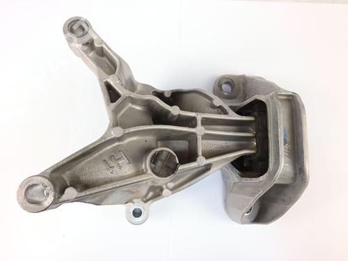 Engine mount NISSAN JUKE (F16_) 1.0 | BP30772869M89