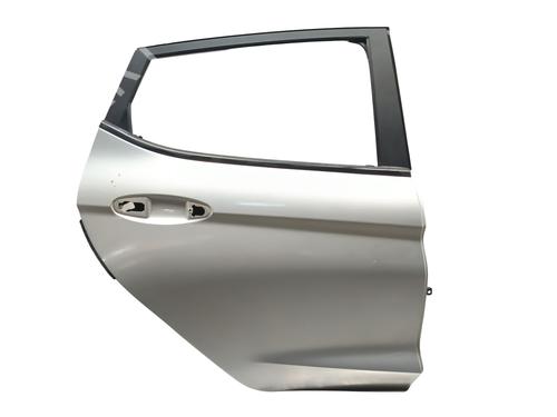 Dør højre bagtil Dør højre bagtil FORD FIESTA VII (HJ, HF) 1.0 EcoBoost (101 hp) 33941428 33941428