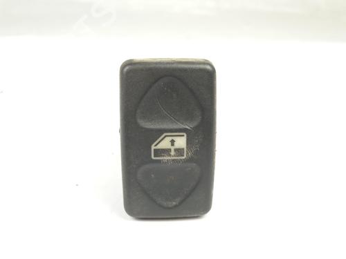 Used Right rear window switch LAND ROVER DISCOVERY II (L318) 2.5 Td5 4x4 (139 hp) 17240086
