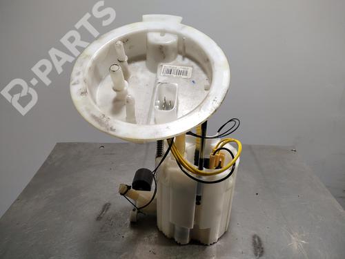 Used Fuel pump BMW 4 Coupe (F32, F82) 420 d (190 hp) 9982213