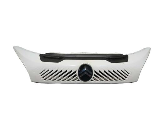 Used Grille Grille 37408951 37408951