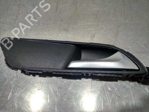 Used Front right interior door handle Front right interior door handle MERCEDES-BENZ A-CLASS (W176) A 180 CDI / d (176.012) (109 hp) 10752407 10752407