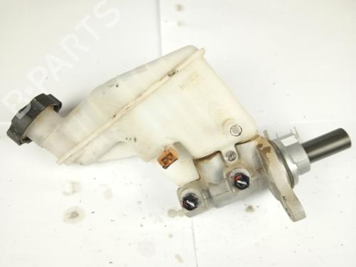 Used Brake master cylinder HYUNDAI i30 (GD) 1.4 (101 hp) 18526804