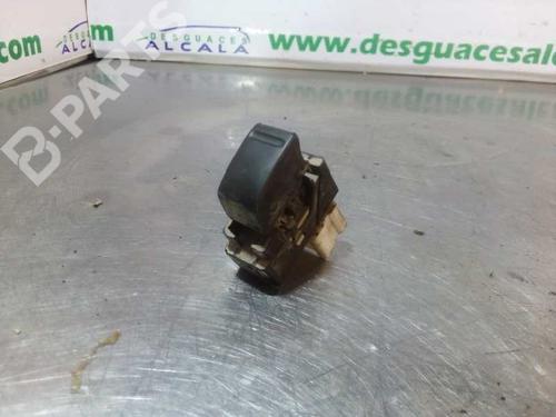 Used Right front window switch SUBARU FORESTER (SG_) 2.0 X AWD (SG5) (158 hp) 9994818
