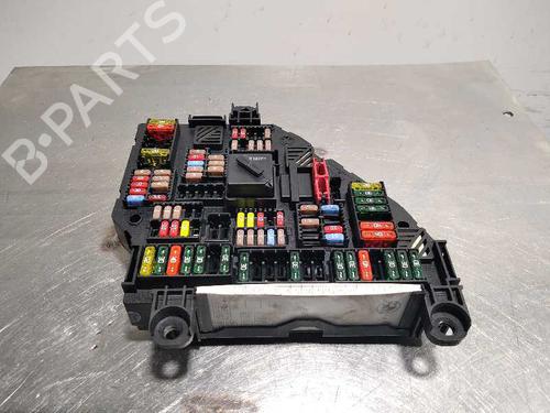 Used Fuse box Fuse box BMW 5 (F10) 520 d (184 hp) 10142822 10142822