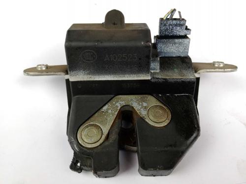 Used Tailgate lock Tailgate lock OPEL CORSA E (X15) 1.3 CDTI (08, 68) (75 hp) 17673122 17673122