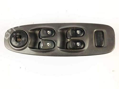 Used Left front window switch Left front window switch 38046089 38046089
