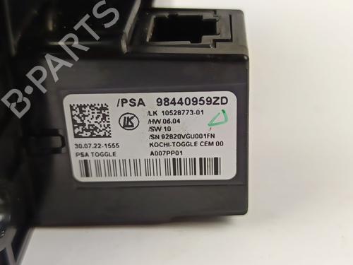 Gear lever PEUGEOT 2008 II (UD_, US_, UY_, UJ_, UR_, UC_) 1.2 PureTech 130 (USHNS, URHNS) | BP28481502M90 