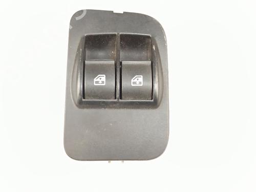 Interrupteur de vitre avant gauche FIAT QUBO (225_) 1.3 D Multijet (225CXB1A, 225AXB1A, 225CXB11, 225AXB11,... (75 hp) 30745547