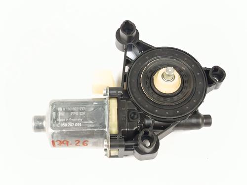 Used Right front window motor Right front window motor AUDI A3 Sportback (8VA, 8VF) 2.0 TDI (150 hp) 33437349 33437349