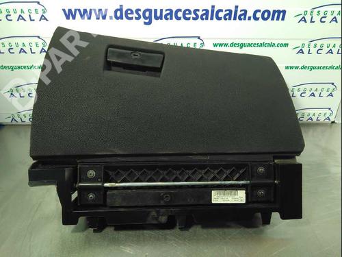 Used Glove box BMW X3 (E83) 2.0 d (150 hp) 9989487