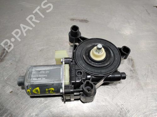 Motor do elevador de vidro frente esquerdo Motor do elevador de vidro frente esquerdo VW GOLF VII (5G1, BQ1, BE1, BE2) 2.0 GTI (245 hp) 10065045 10065045