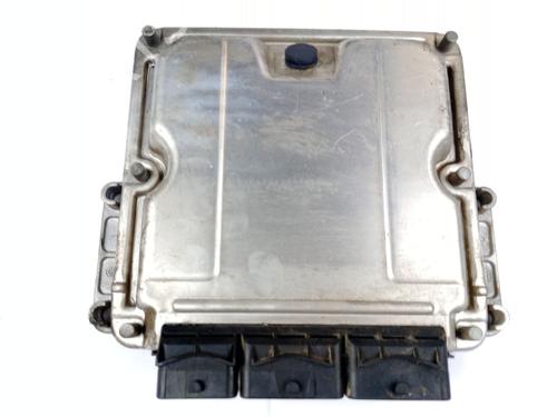 Engine control unit (ECU) RENAULT MEGANE I Coach (DA0/1_) 1.9 dCi (DA05, DA1F) (102 hp) 17646041