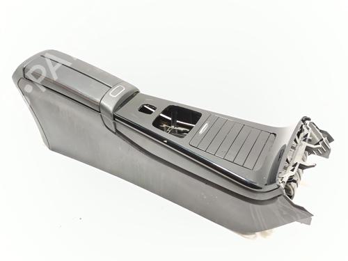 Used Armrest / Center console MERCEDES-BENZ A-CLASS (W177) A 180 d (177.010) (116 hp) 28025794
