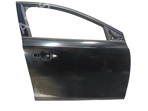 right-front-door-volvo-v40-hatchback-525-2012-2013-2014-2015-2016-2017-2018-2019-36887152 main image