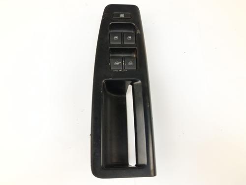 Used Left front window switch VW POLO IV (9N_, 9A_) 1.4 TDI (75 hp) 31052473