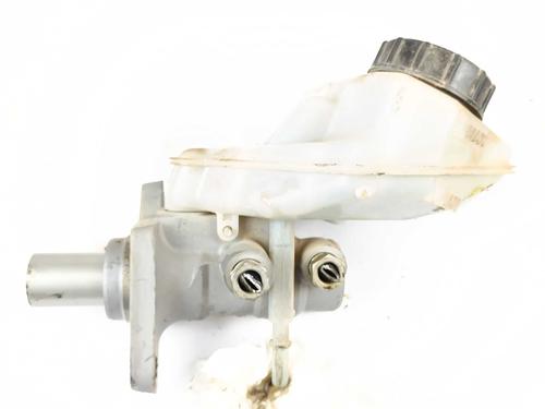 brake-master-cylinder-land-rover-freelander-2-l359-2006-2007-2008-2009-2010-2011-2012-2013-2014-2015-28450879 main image