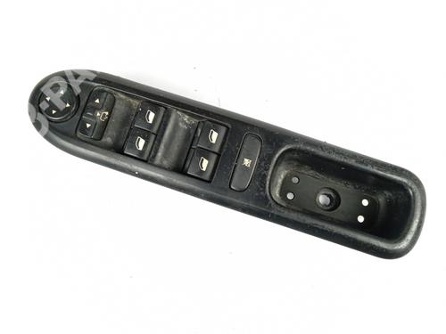 Used Left front window switch Left front window switch PEUGEOT 407 SW (6E_, 6D_) [2004-2011] 10928452 10928452