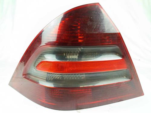 Used Left taillight Left taillight MERCEDES-BENZ C-CLASS (W203) C 220 CDI (203.008) (150 hp) 26709608 26709608