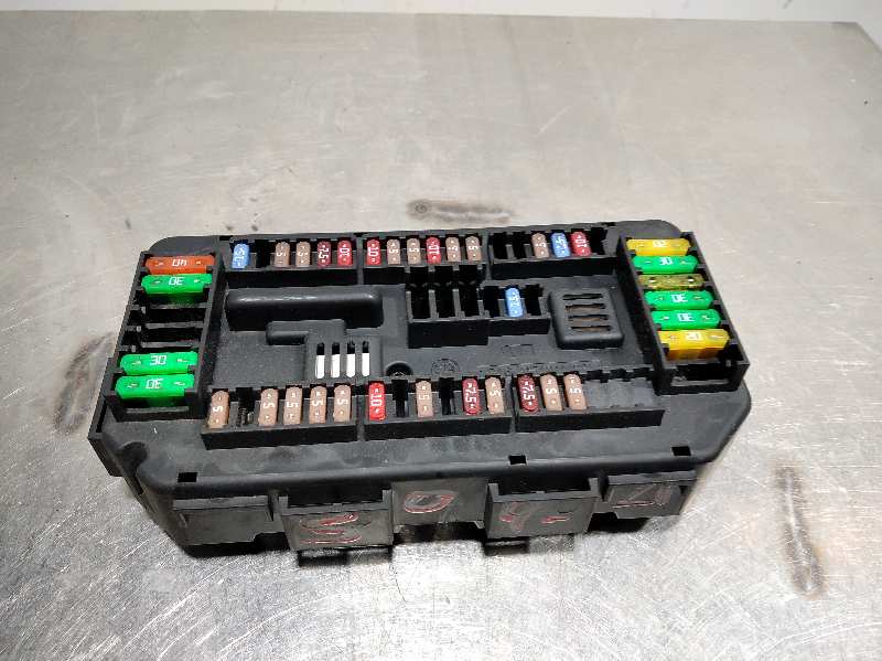Fuse box BMW 3 (F30, F80) 318 d 10109744 BParts