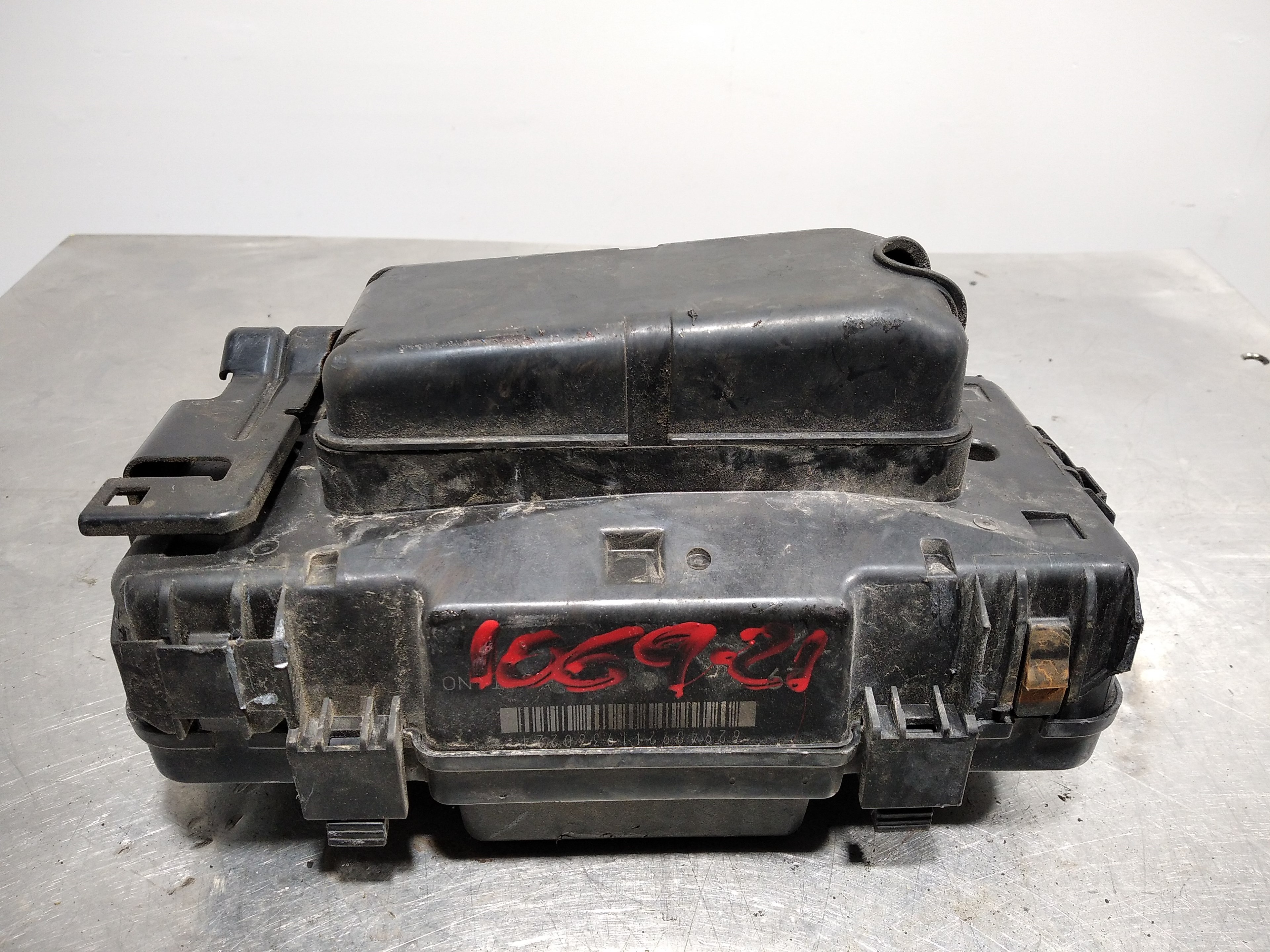 Fuse box HONDA CIVIC VII Hatchback (EU, EP, EV) 2.0 TypeR (EP3) 10028631 BParts