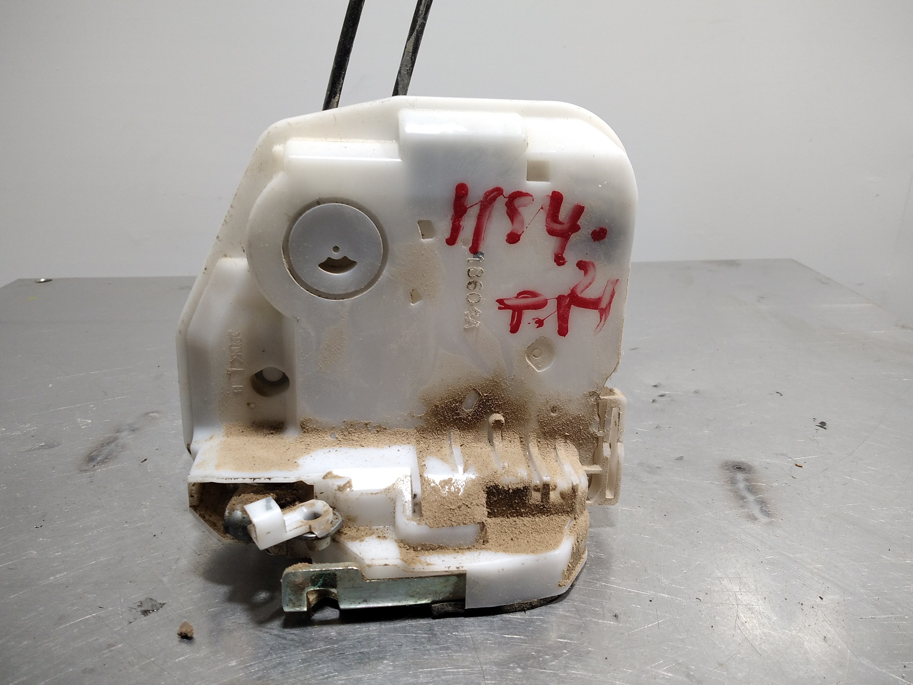 Rear left lock MITSUBISHI L200 / TRITON (KJ_, KK_, KL_) 2.4 DI-D (KJ0T ...