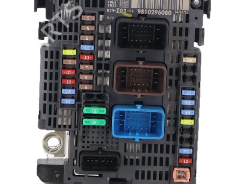 Used Fuse box Fuse box 39603354 39603354