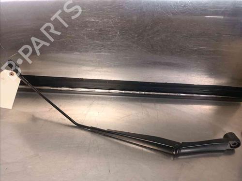 Used Front windshield wiper arm NISSAN JUKE (F16_) DIG-T 117 (117 hp) 20602854