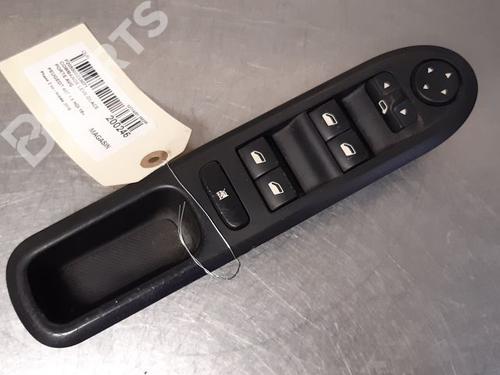 Used Switch PEUGEOT 407 (6D_) 1.6 HDi 110 (6D9HZC, 6D9HYC) (109 hp) 9332922