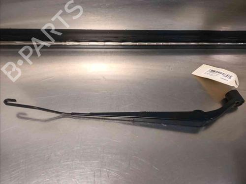 Used Front windshield wiper arm NISSAN MICRA V (K14) 1.5 DCI (90 hp) 20602639