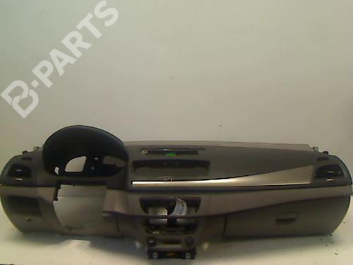 Instrumentbræt RENAULT MEGANE III Hatchback (BZ0/1_, B3_) 1.5 dCi (86 hp) 9317619