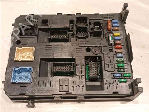 Used Fuse box PEUGEOT 3008 I MPV (0U_) 1.6 HDi (109 hp) 21051560