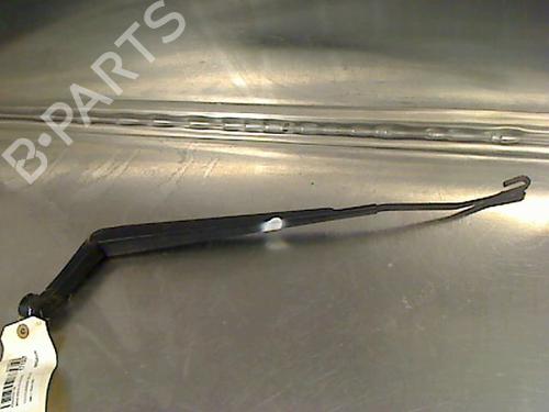 Used Front windshield wiper arm TOYOTA AVENSIS (_T25_) 2.0 D-4D (ADT250_, ADT250R) (126 hp) 20599540