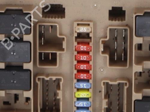 Fuse box RENAULT CLIO III (BR0/1, CR0/1) 1.2 16V (BR02, BR0J, BR11, CR02, CR0J, CR11) | BP32103041E1 