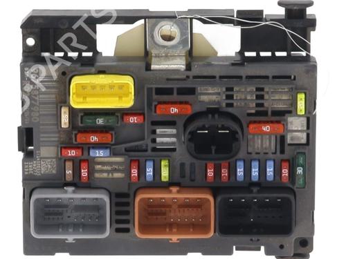 Used Fuse box PEUGEOT 3008 I MPV (0U_) 1.6 HDi (112 hp) 27375437