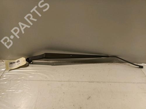 Used Front windshield wiper arm MITSUBISHI COLT VI (Z3_A, Z2_A) 1.5 DI-D (Z39A) (95 hp) 15722621