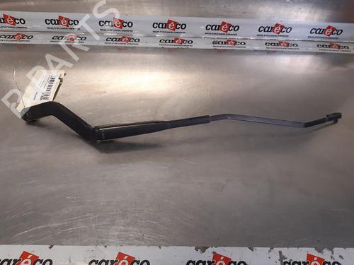Used Front windshield wiper arm CITROËN SAXO (S0, S1) 1.1 X, SX (60 hp) 14869565