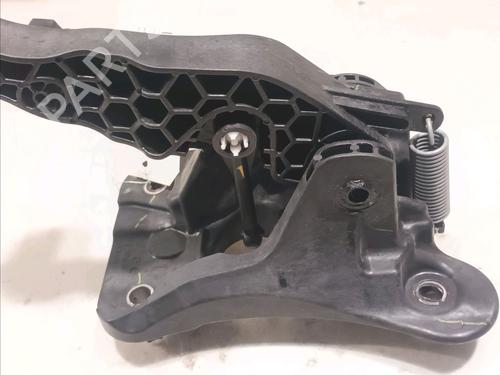 Clutch pedal RENAULT CLIO V (B7_) 1.0 TCe 100 (B7MT) | BP16188444I13 