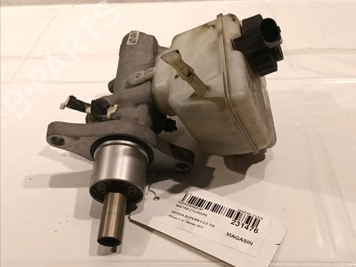 Brake master cylinder SKODA SUPERB II Estate (3T5) 2.0 TDI | BP14947624M77 