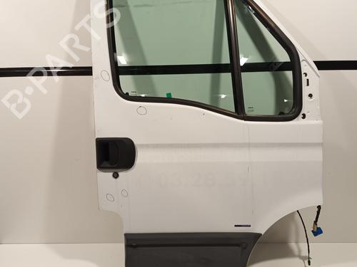 Used Right front door IVECO DAILY III Van 35 C 12 V, 35 S 12 V (AGKA43A2, AGKB43A2, AGKB46A2,... (116 hp) 24138803