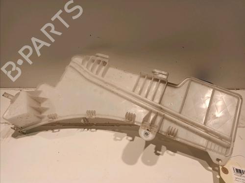 Used Windscreen washer tank PEUGEOT 3008 II SUV (MC_, MR_, MJ_, M4_) 1.5 BlueHDi 130 (131 hp) 17382005