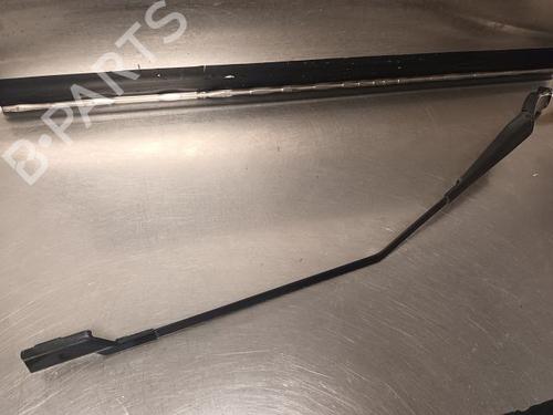 Used Front windshield wiper arm RENAULT TRAFIC III Van (FG_) 1.6 dCi 120 (FGMB, FGMC) (120 hp) 20601915