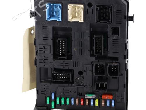 Used Fuse box Fuse box PEUGEOT 3008 I MPV (0U_) 2.0 HDi Hybrid4 (0URHCA) (200 hp) 33262814 33262814