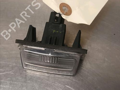 Used Licence plate light TOYOTA YARIS (_P13_) 1.5 Hybrid (NHP130_, NHP130) (101 hp) 14869059