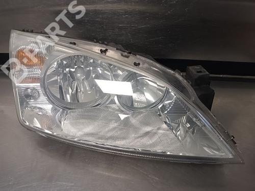 Used Right headlight FORD MONDEO III (B5Y) 1.8 16V (125 hp) 9339111
