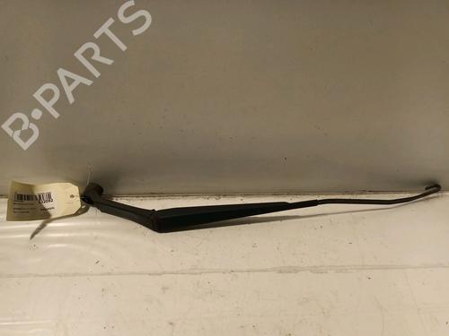 Used Front windshield wiper arm MITSUBISHI COLT VI (Z3_A, Z2_A) 1.5 DI-D (Z39A) (95 hp) 15722623