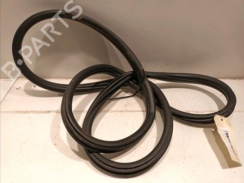 Used Rubber door seal BMW 1 (F20) 116 d (116 hp) 16892743