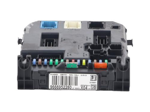 Used Fuse box Fuse box 38166743 38166743