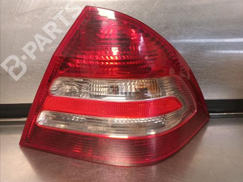 Used Right taillight Right taillight MERCEDES-BENZ C-CLASS (W203) C 220 CDI (203.008) (150 hp) 10683714 10683714