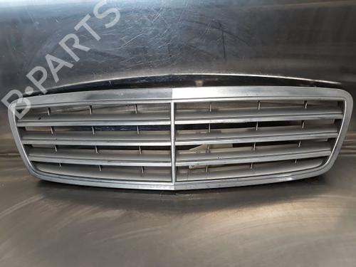 Grill MERCEDES-BENZ C-CLASS (W203) C 220 CDI (203.008) (150 hp) 20600030